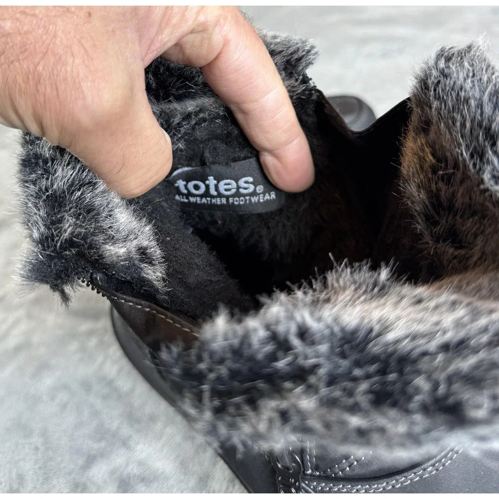 Totes Boots Womens Size 7 Fauna II Winter Snow Waterproof Faux Fur Zip Warm